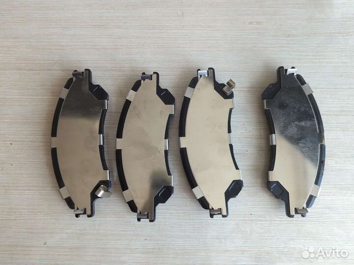 Передние тормозные колодки на Suzuki Vitara new