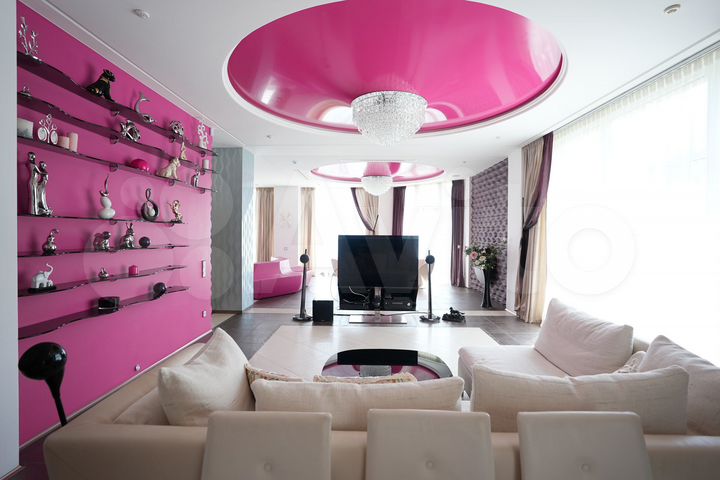 Дом 1300 м² на участке 60 сот.