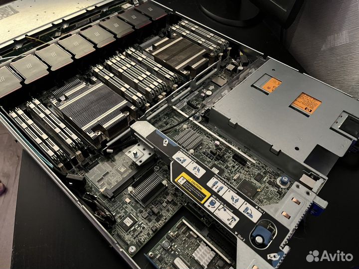 Сервер HP Proliant DL360p Gen8