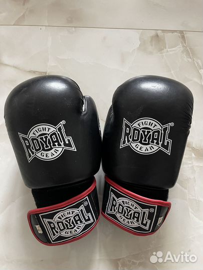 Боксерские перчатки