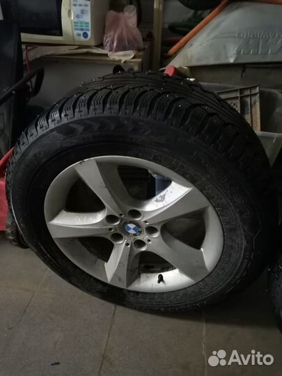 Комплект колес шипованных 18 радиуса на Бмв х5