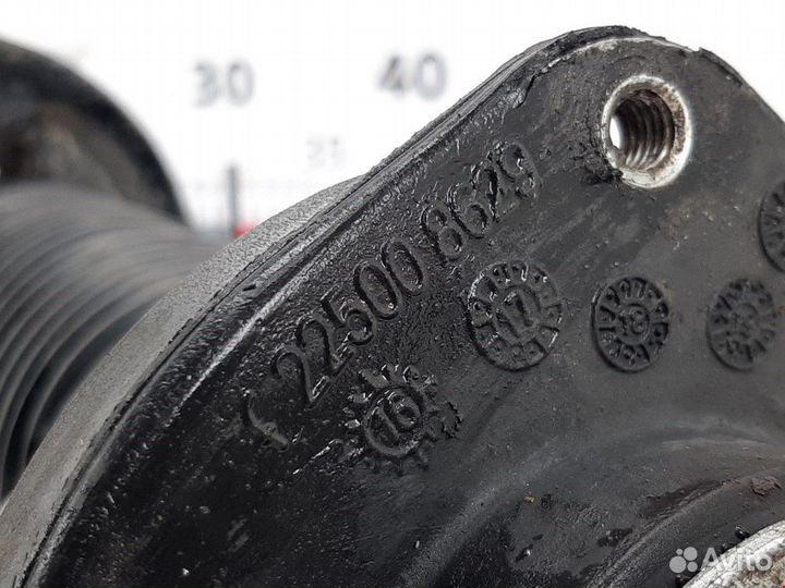 Амортизатор передний левый Volkswagen Passat CC