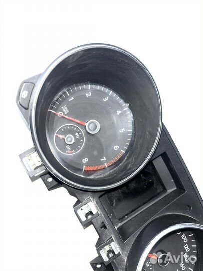 Приборная панель VW Golf 6 (1.4 ) робот