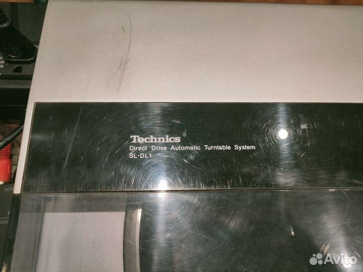 Автоматический тангенциальный проигрыватель Techni