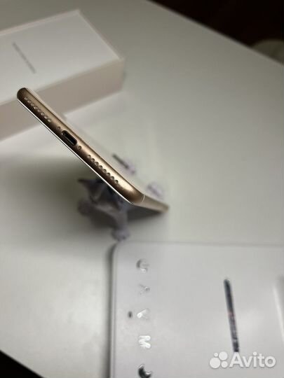 iPhone 8 Plus, 64 ГБ