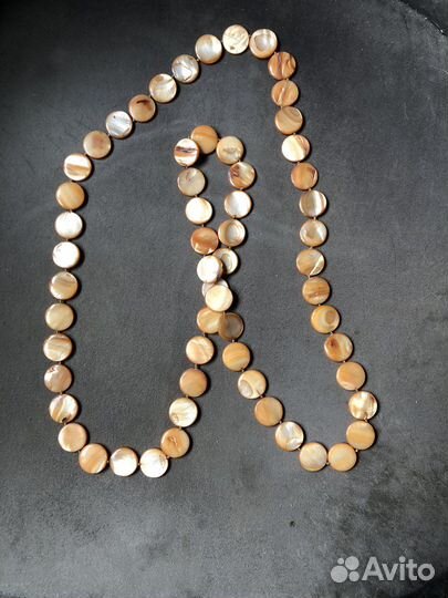 Бусы из перламутра