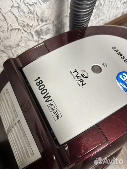Контейнерный пылесос Samsung 1800W