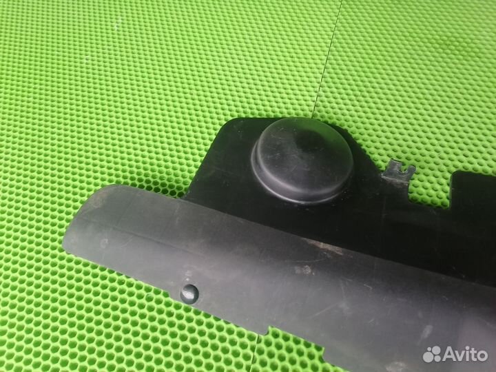 Накладка под бардачек Митсубиси Галант 8