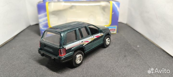 Модель Jeep Grand Cherokee 1:35
