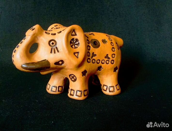 Глиняная свистулька Слоник
