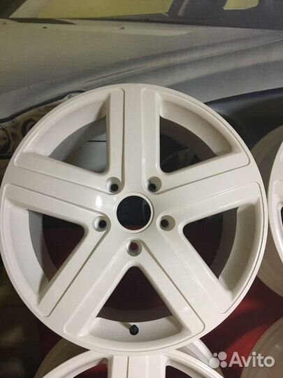 Volkswagen Touareg R18 (39)