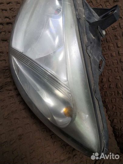 Фара левая Mercedes Benz Vito 639 до 2009