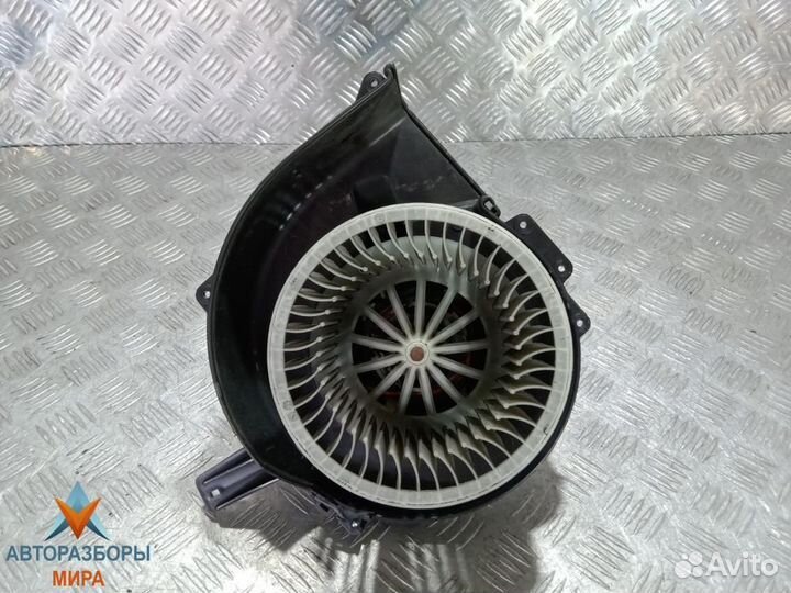 Моторчик печки Audi A1 8X 2012 6Q2819015J