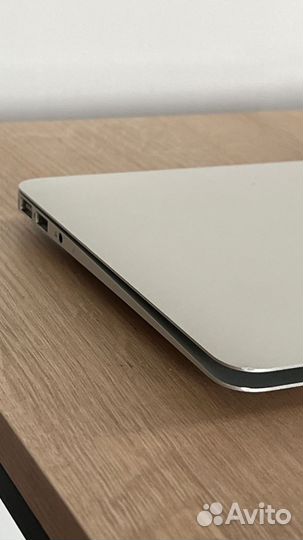 Apple MacBook Air 2011, модель 1370