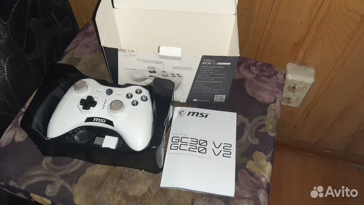 Геймпад для пк Msi gc30 v2 белого цвета