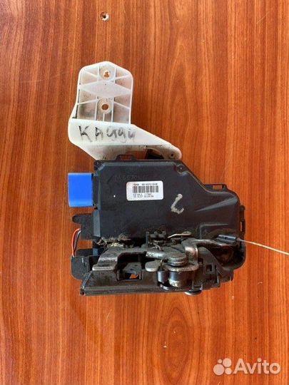 Замок двери передний левый Vw Caddy BGU 2005