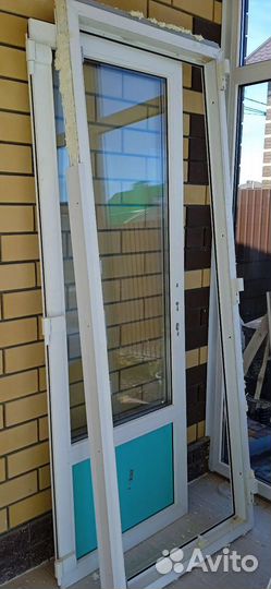 Дверь пластиковая входная