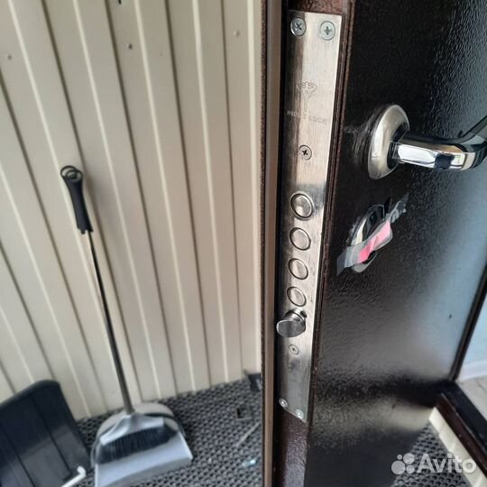 Вскрытие замков дверей и автомобилей