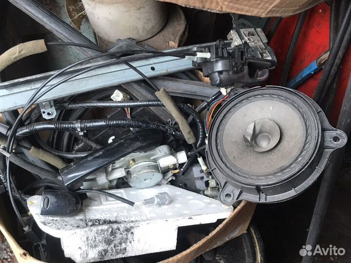 Ниссан ноте внутренности двери