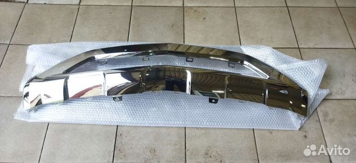 Mersedes GLK x204 хром. накладка переднего бампера