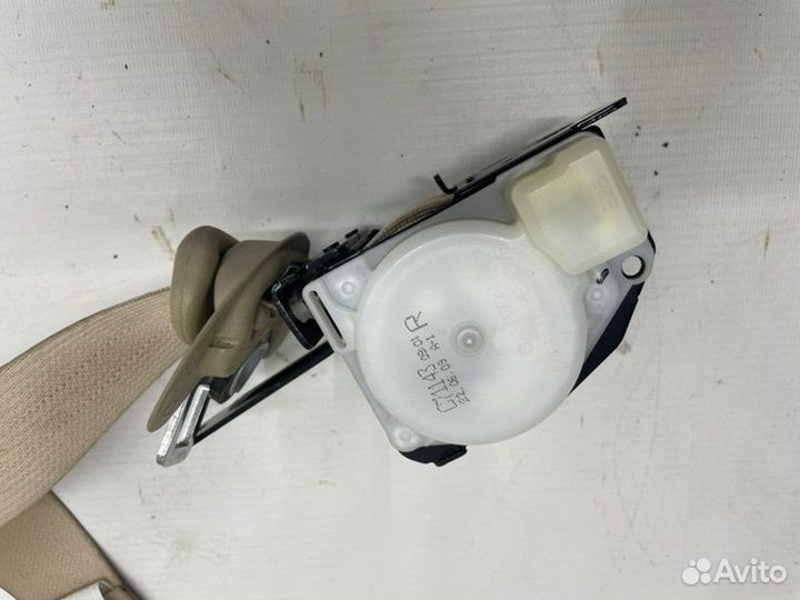 Ремень безопасности задний правый Toyota Land