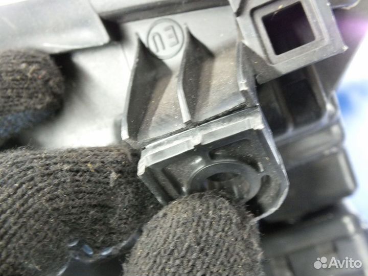 Фара передняя правая Mitsubishi Challenger