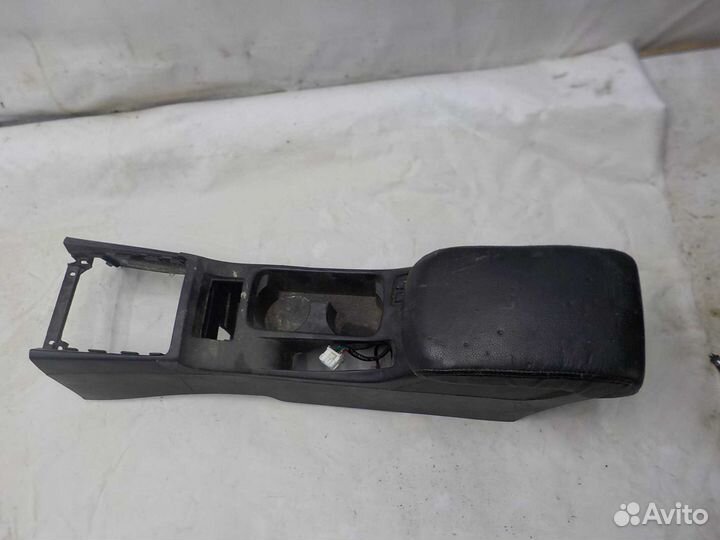 Подлокотник mitsubishi lancer 10