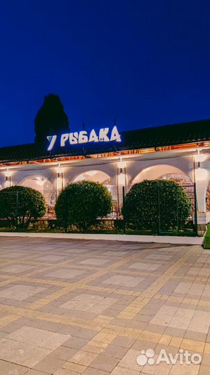 Официанты в ресторан