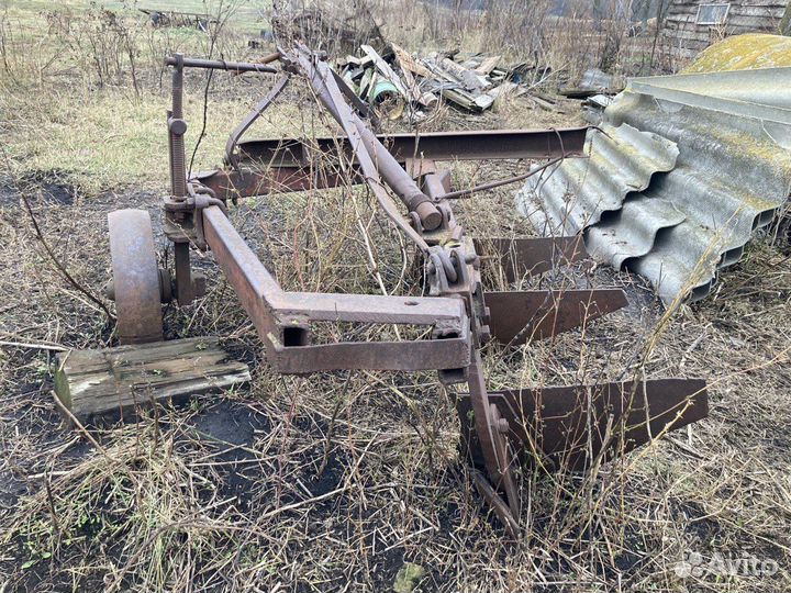 Плуг 3 х корпусной на мтз 80