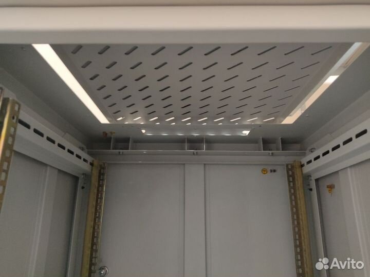 Серверный шкаф TLK TFL-336060 (1680х600х600) 33U