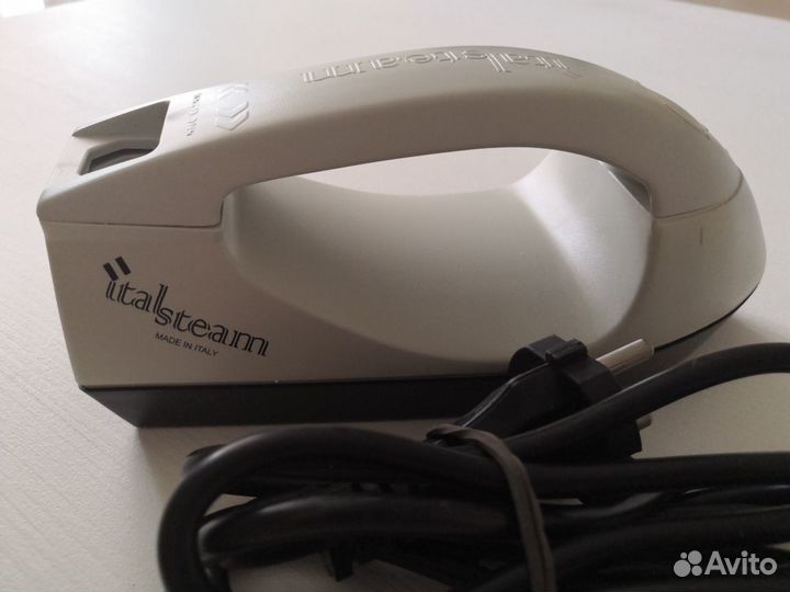 Отпариватель портативный (утюг дорожный)