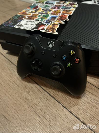 Игровая приставка Xbox One 500gb