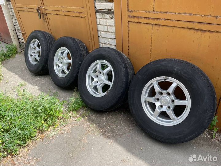 Bridgestone Dueler H/L 265/70 R16 112H