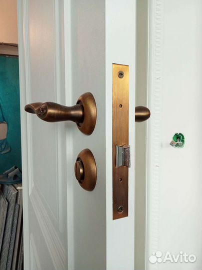 Установка межкомнатных дверей и декоративных реек