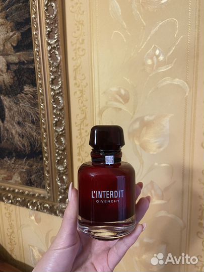 Givenchy linterdit rouge