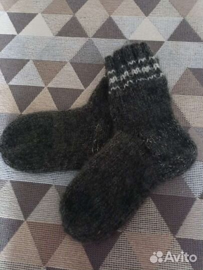 Вязаные носки из козьего пуха