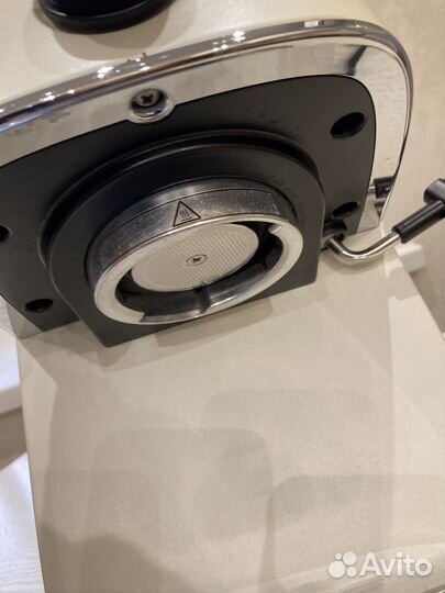 Кофеварка рожковая delonghi ECI 341W