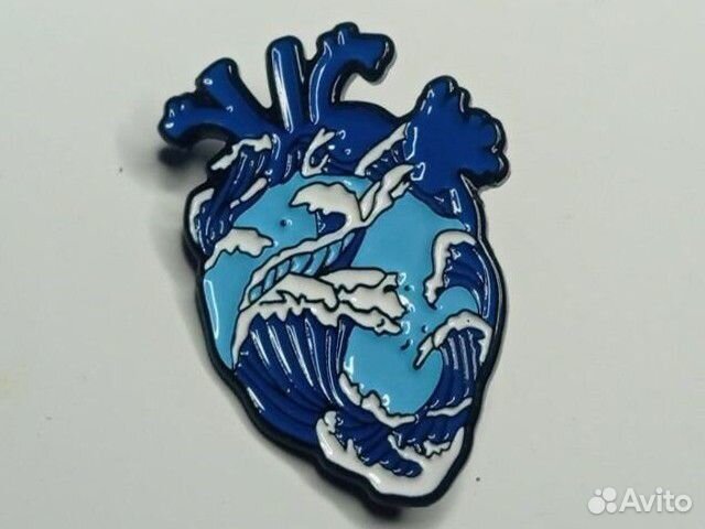 Значок море в сердце