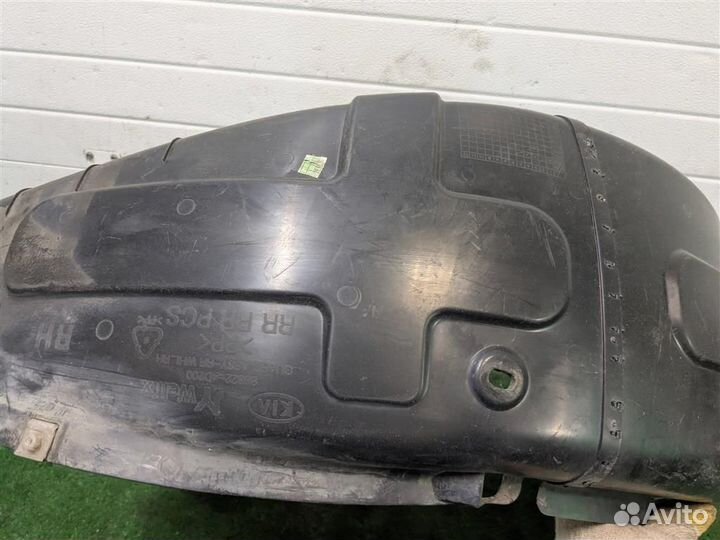 Подкрылок задний правый KIA Carnival 2006