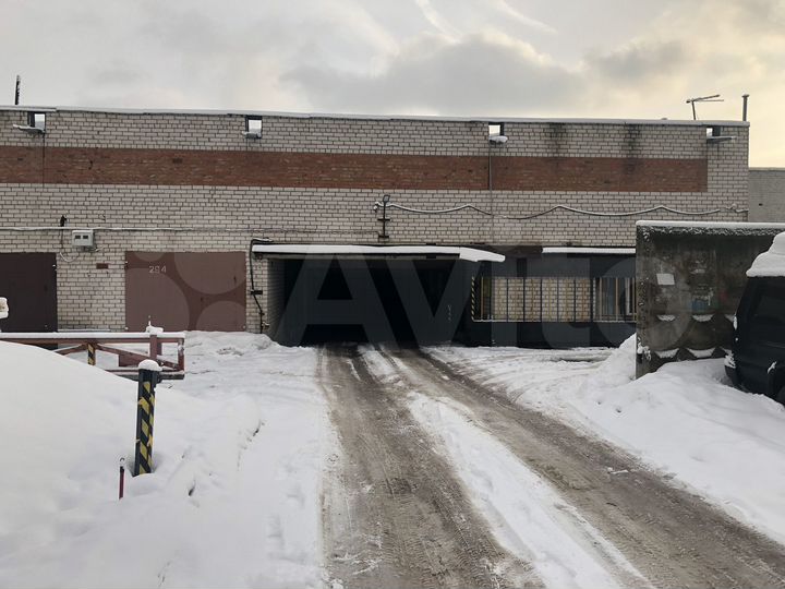 Гараж, > 30 м²