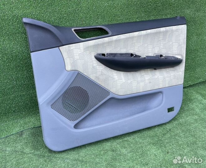 Обшивка двери передней правой Skoda Fabia I (1999—
