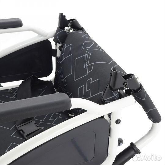 Кресло-коляска с электроприводом TH-801