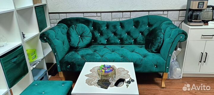 Диван в любом цвете. Диван для салона красоты