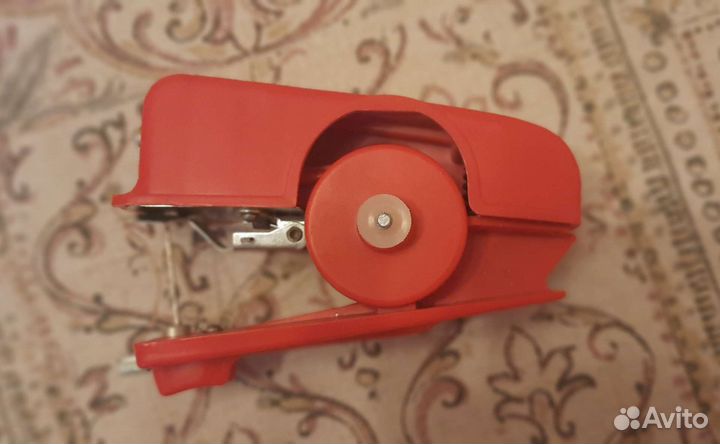 Приспособление для шитья Малютка