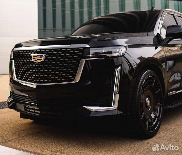 Кованые диски R24 на Cadillac Escalade