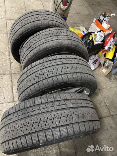 Triangle Snowlink PL02 275/40 R21