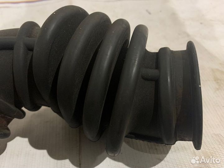 Патрубок воздушного фильтра Ford Focus Ii