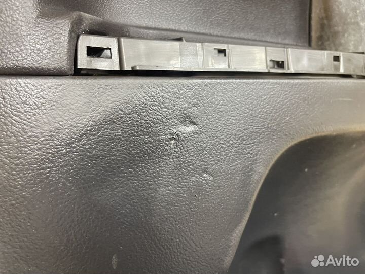 Обшивка двери toyota