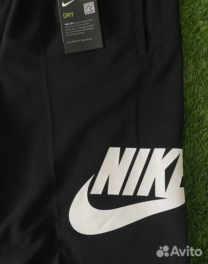 Шорты Nike