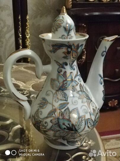 Кувшин с пиалами